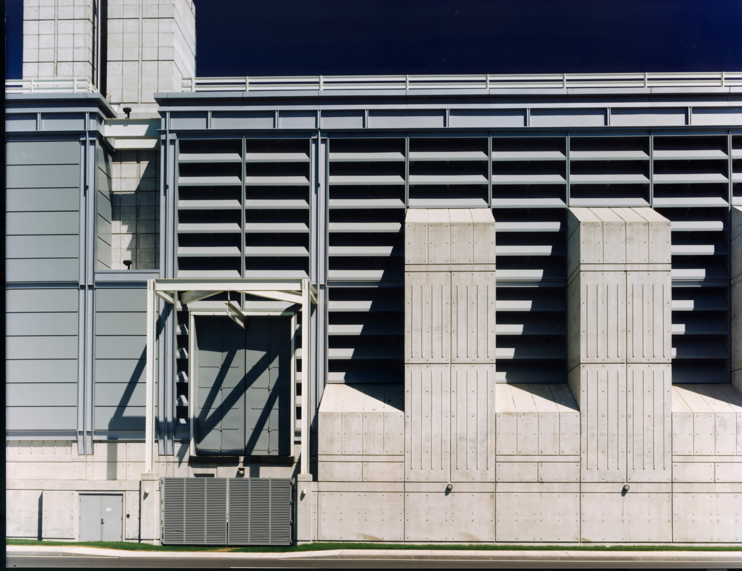 3-VB7_Photograph-4_Facade.jpg